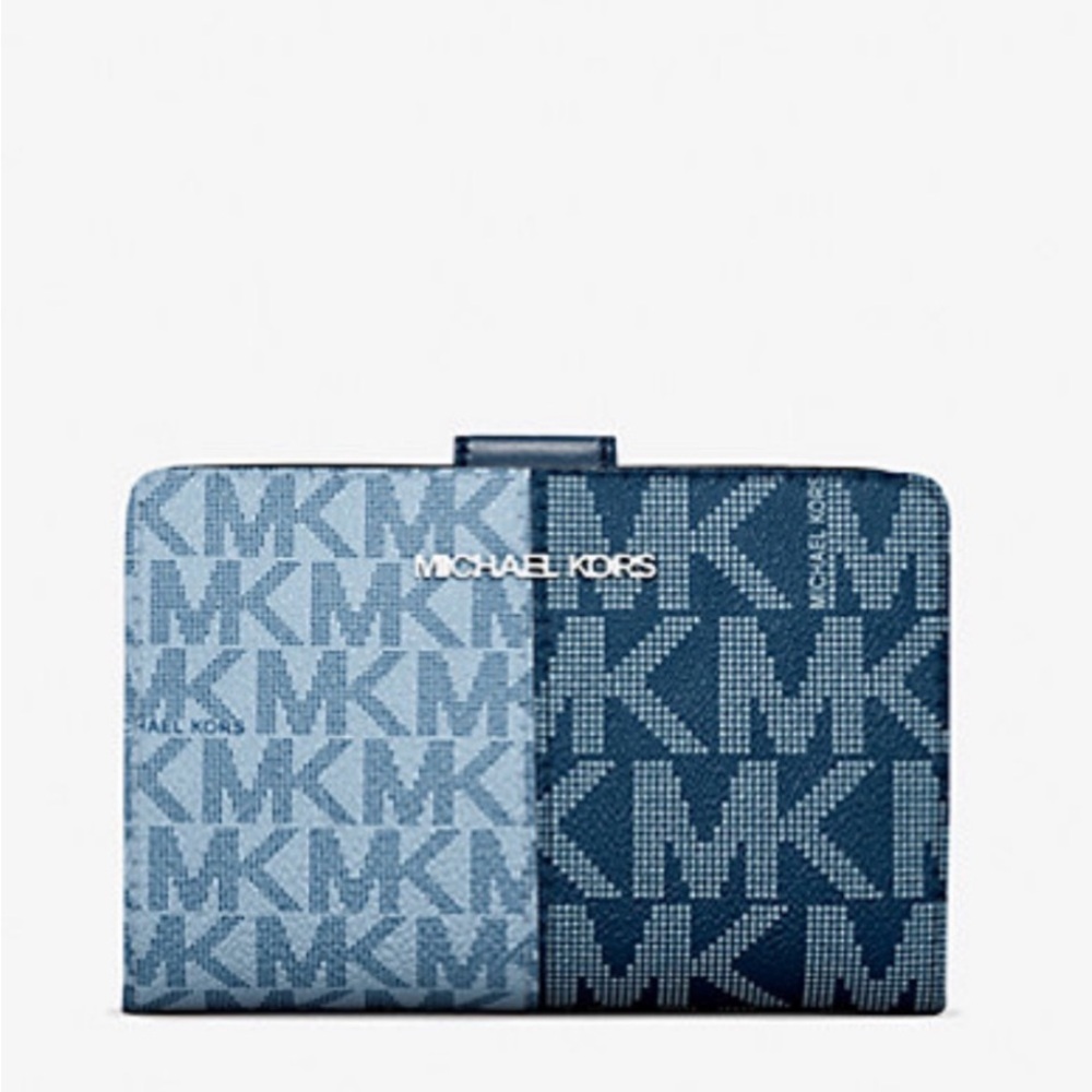 Michael Kors Jet Set
Medium Two-Tone Logo
Wallet